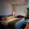    Amwaj Blue Beach Resort & Spa 5*  (     )