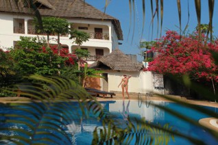  Langi Langi Beach Bungalows 3*      