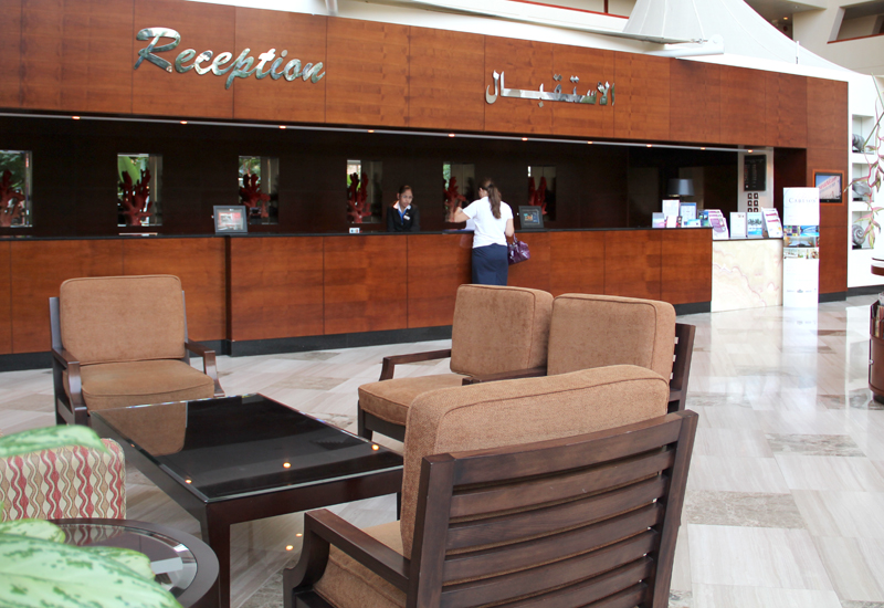 Ресепшн отеля Radisson Blu Resort Sharjah 5*  (Radisson Blu Resort Sharjah)