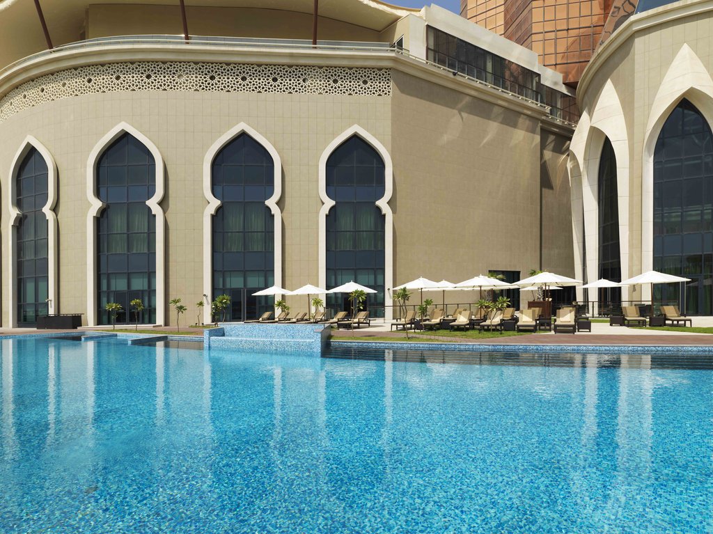 Bab Al Qasr Beach Hotel  