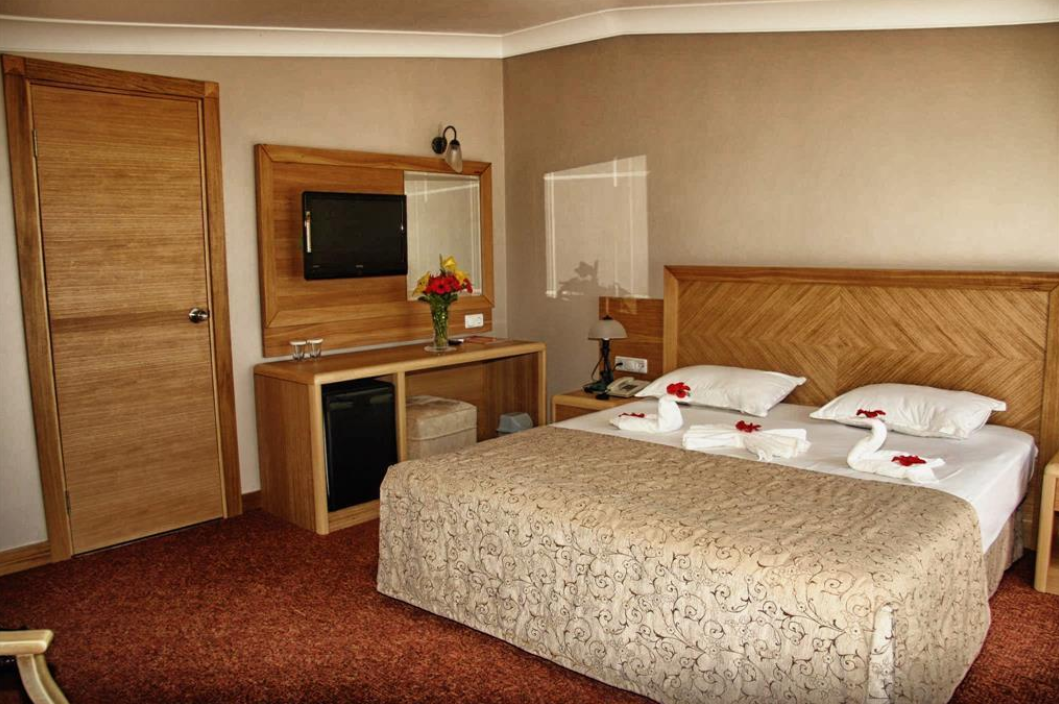 Alonya Beach Hotel 4*