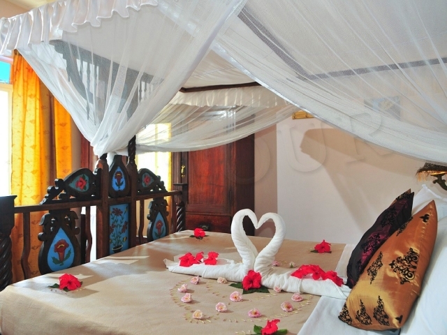 Tembo House Hotel 4*