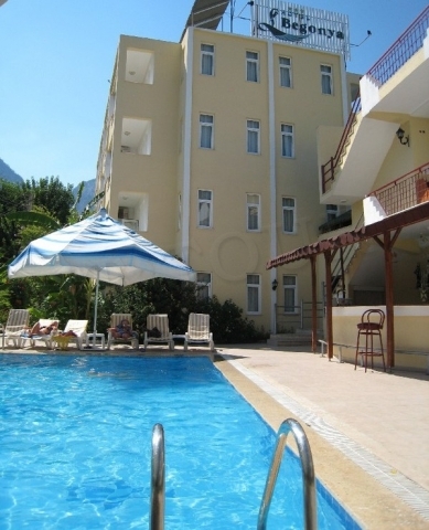 Begonya Hotel 3*