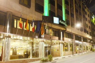 Отель Holiday Inn Andorra 5*  Холидей Инн Андорра Crowne Plaza